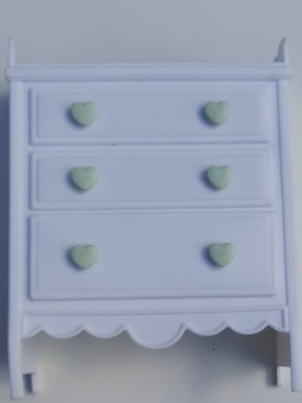 2004 Barbie "Play All Day" White Dresser Drawers Heart Knobs Nursery Doll Size